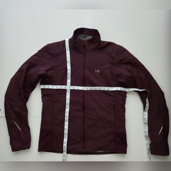 SOLD*Arc'teryx Argus Jacket Men's Medium Burgundy Used Like New - Picture 9 of 9